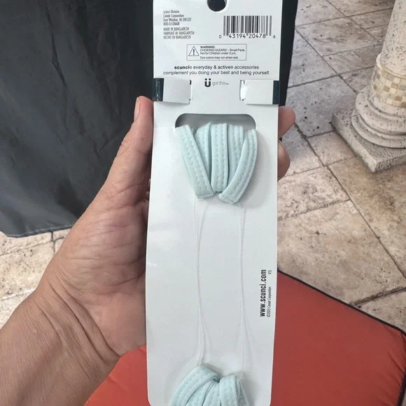 Scunci Very Light Green Elegant & Breathable Strappy Headband - Picture 5 of 5